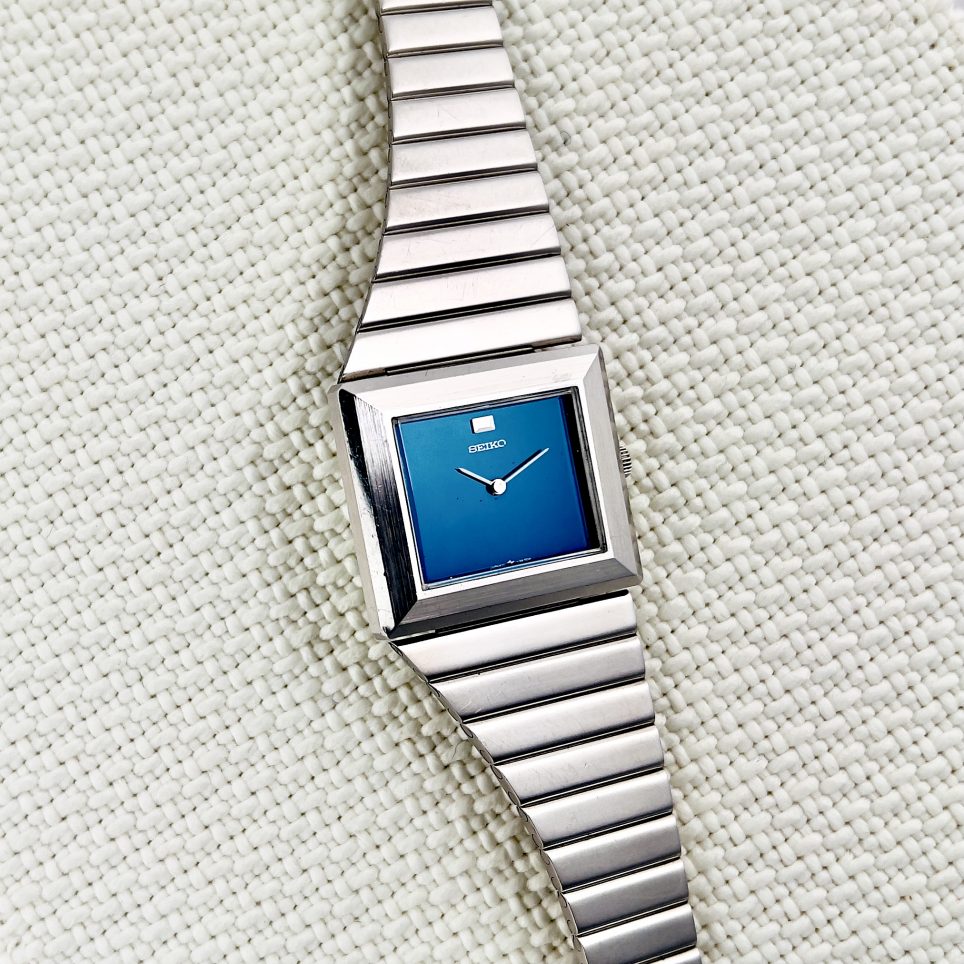 MONTRE SEIKO ASYMÉTRIQUE 11-4230 CA. 1975