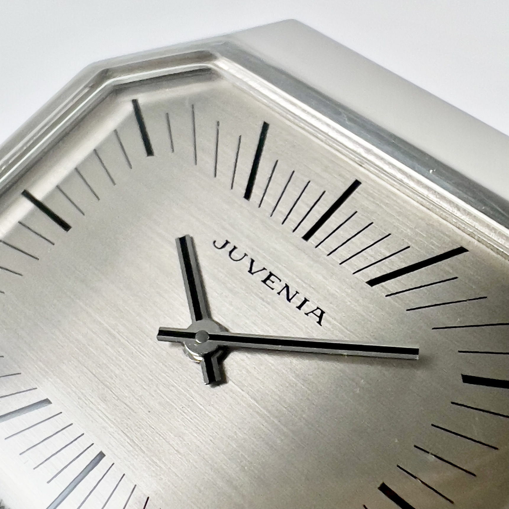 MONTRE JUVENIA OCTOGONE ARGENT CA. 1970 – Image 5