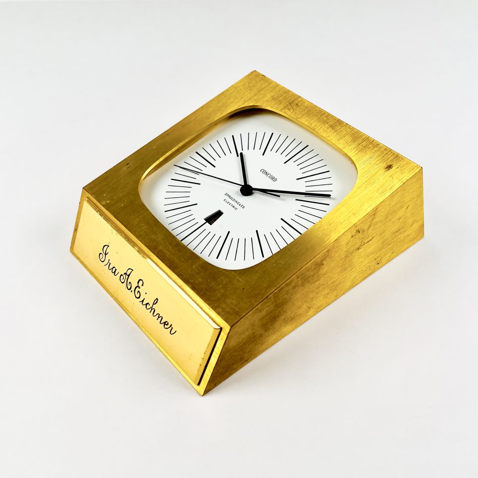 HORLOGE ÉLECTRIQUE CONCORD SPAULDING & CO CA. 1970