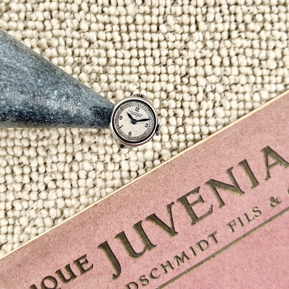 Montre Bague Juvenia art deco circa 1940