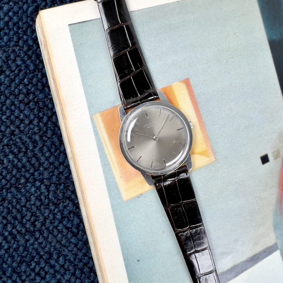 UNIVERSAL GENÈVE CADRAN GRIS CA. 1960