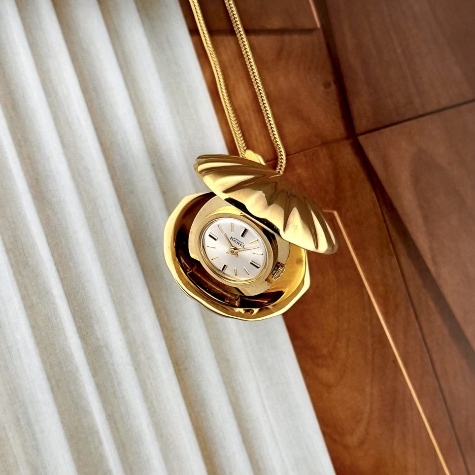 PENDENTIF MONTRE "COQUILLAGE" ERNEST BOREL 1966